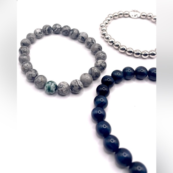 Stackable set of 3 beaded bracelets with 2 silver bracelets. Stretchy adjustable - Picture 12 of 14